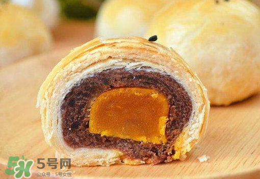 蛋黃酥可以用黃油嗎？蛋黃酥用豬油還是黃油？