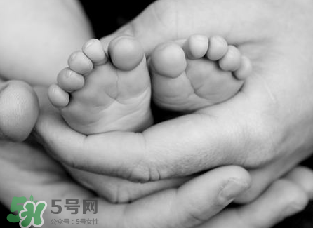 剪臍帶是寶寶疼還是媽媽疼？剪臍帶孕婦會痛嗎？