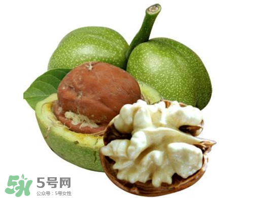 鮮核桃和干核桃哪個更有營養(yǎng)？鮮核桃和干核桃哪個營養(yǎng)價值高？
