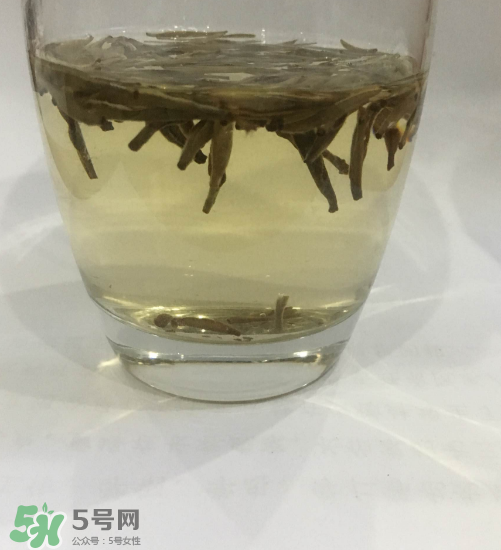 白毫銀針的產(chǎn)地在哪個(gè)?。堪缀零y針是哪里產(chǎn)的？