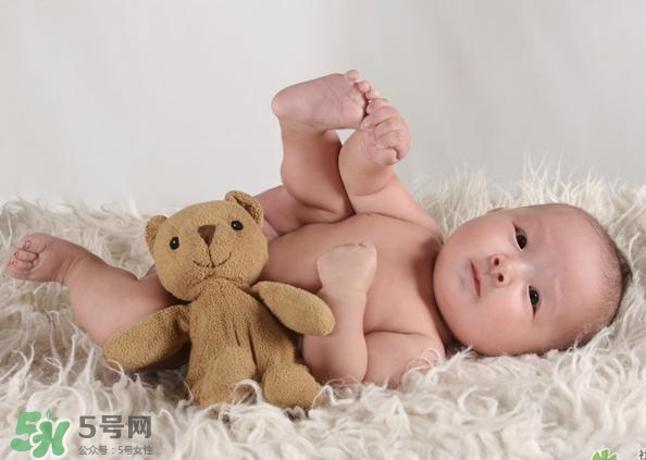 寶寶驚厥是什么癥狀？如何區(qū)別寶寶驚厥和驚跳？
