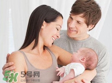 新生寶寶怎么抱？新生寶寶可以豎著抱嗎？