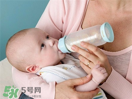 寶寶奶粉過敏什么原因？奶粉過敏的識別和處理