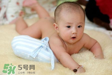 剛出生的寶寶要注意什么？剛出生的寶寶要準(zhǔn)備哪些東西？