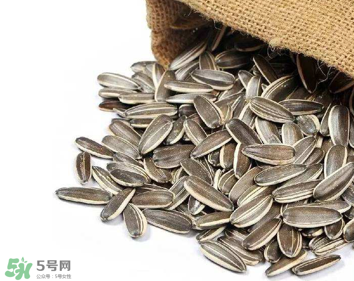 葵花籽是發(fā)物嗎？葵花籽致癌嗎？