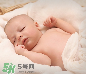 寶寶多大可以剪指甲？寶寶剪指甲的正確方法