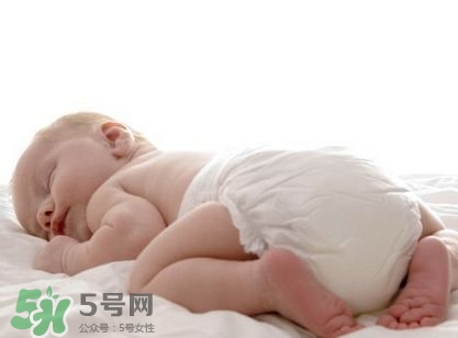 尿布和尿不濕哪個科學(xué)？尿布和尿不濕的區(qū)別
