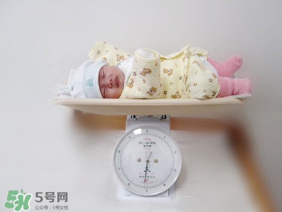 新生兒尿不濕怎么選？新生兒尿不濕什么牌子好？