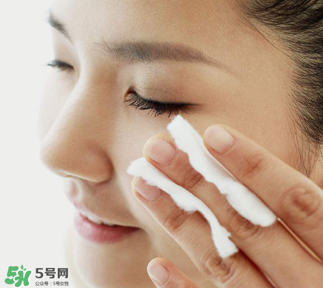美白水可以去痘印嗎？人們對化妝水有哪些誤區(qū)？