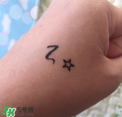美寶蓮眼線液筆怎么樣？美寶蓮眼線液筆暈染嗎？