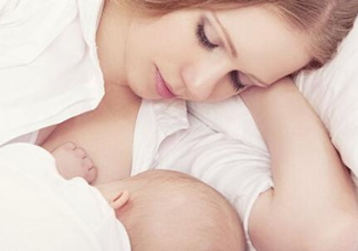 母乳喂養(yǎng)的寶寶需要喂水嗎？母乳喂養(yǎng)的重要性