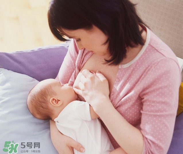 母乳喂養(yǎng)胸部會(huì)變形嗎？如何避免產(chǎn)后乳房變形？