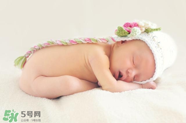 寶寶張嘴睡覺怎么回事？寶寶張嘴睡覺怎么糾正？