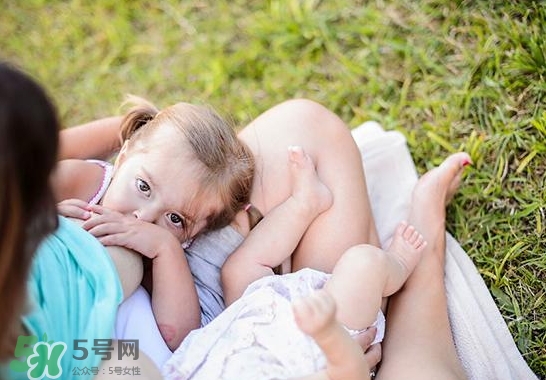 母乳能做什么？母乳可以放冰箱保鮮多久？