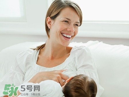 母乳到什么時(shí)候就沒營養(yǎng)了？母乳什么時(shí)候斷最好？