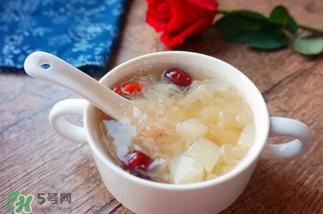 秋季養(yǎng)生食譜有哪些？秋季健康靠這些