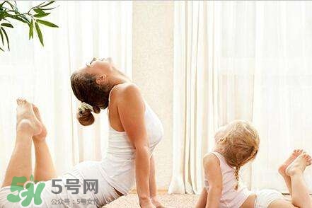 產(chǎn)后做什么運(yùn)動(dòng)好？產(chǎn)后做瑜伽好處多