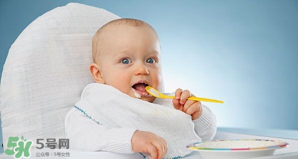 寶寶不吃輔食怎么辦？5個小妙招讓寶寶乖乖吃輔食