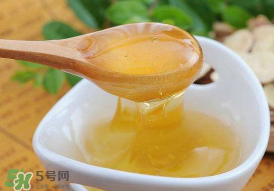 椴樹蜜和百花蜜哪個好？椴樹蜜和百花蜜的區(qū)別