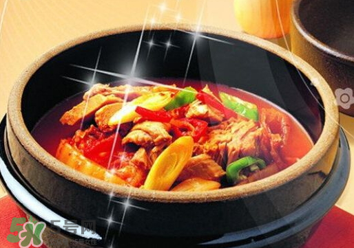 美國(guó)黃燜雞米飯為什么那么貴？美國(guó)黃燜雞米飯多少錢一份？
