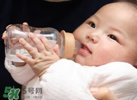 寶寶喝礦泉水好還是自來(lái)水好？寶寶喝哪種水好？