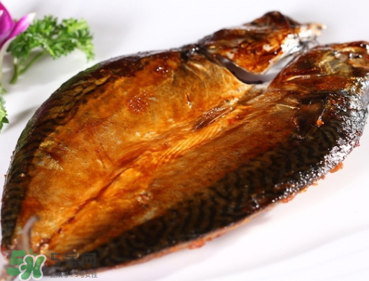 青魚和草魚哪個好吃？青魚和草魚的區(qū)別