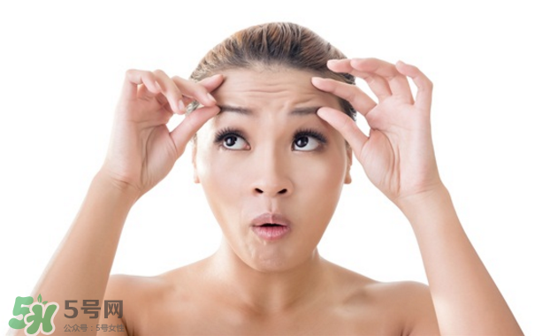 抬頭紋太重怎么辦？撫平抬頭紋只需這幾招