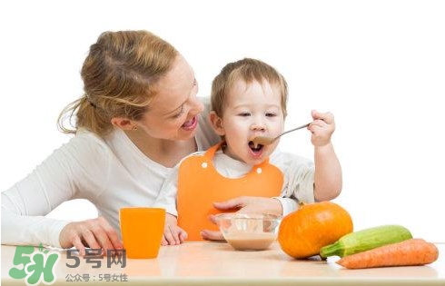寶寶發(fā)燒出汗后可以洗澡嗎？寶寶發(fā)燒出汗好嗎？