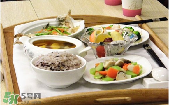 產(chǎn)后一周吃什么好？產(chǎn)后一周食譜