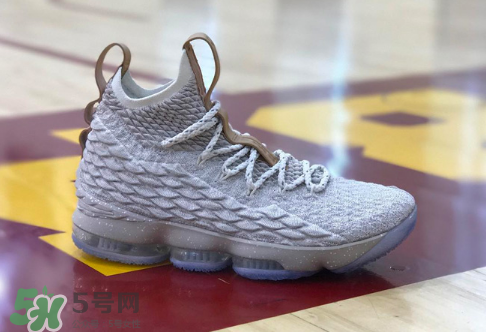 nike lebron 15 ghost什么時(shí)候發(fā)售_多少錢？