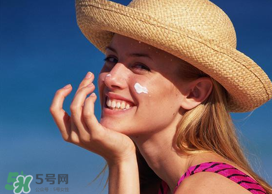 皮膚白不怕曬就不需要涂防曬？關(guān)于防曬的謠言