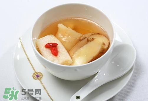 魚(yú)膠和什么一起燉最好？