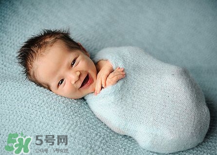勒博耶分娩法的具體步驟是什么？勒博耶分娩法有哪些優(yōu)點(diǎn)？