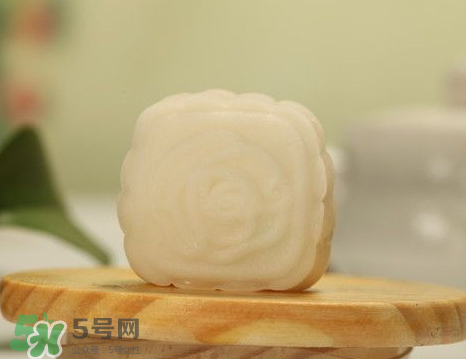 月餅皮可以加水嗎？月餅皮為什么不能放水？