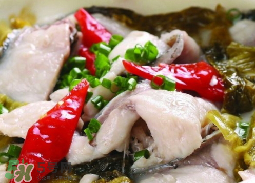 酸菜魚可以放什么配菜？酸菜魚放什么菜好吃？
