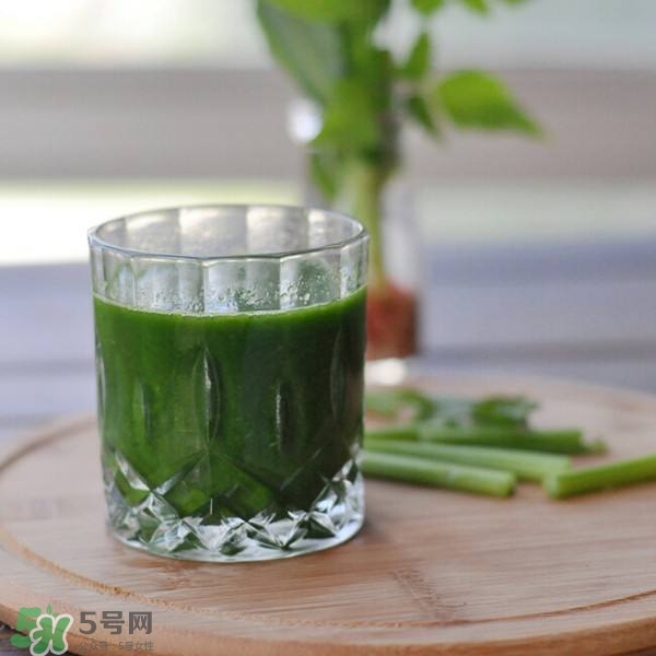 芹菜汁最適合什么人喝？芹菜汁哪些人不能喝？