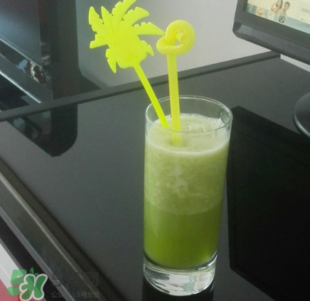 芹菜和什么榨汁好喝？芹菜榨汁需要煮熟嗎？