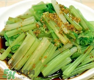 芹菜和什么榨汁好喝？芹菜榨汁需要煮熟嗎？