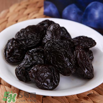 西梅干真的能解決便秘嗎？西梅干怎么吃治便秘？
