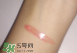 美寶蓮唇釉m500豆沙色適合黃皮嗎？