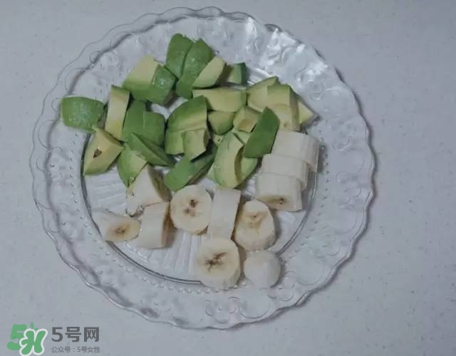 牛油果沙拉怎么做？牛油果沙拉用什么醬？