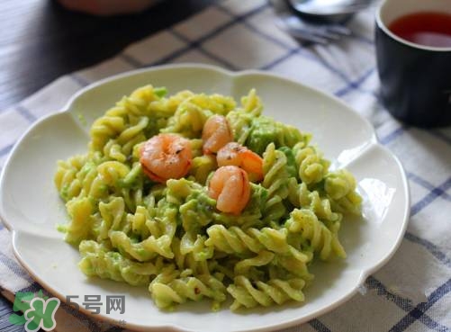 牛油果沙拉怎么做？牛油果沙拉用什么醬？