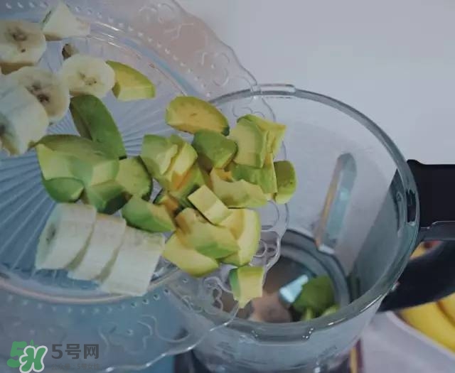 牛油果沙拉怎么做？牛油果沙拉用什么醬？