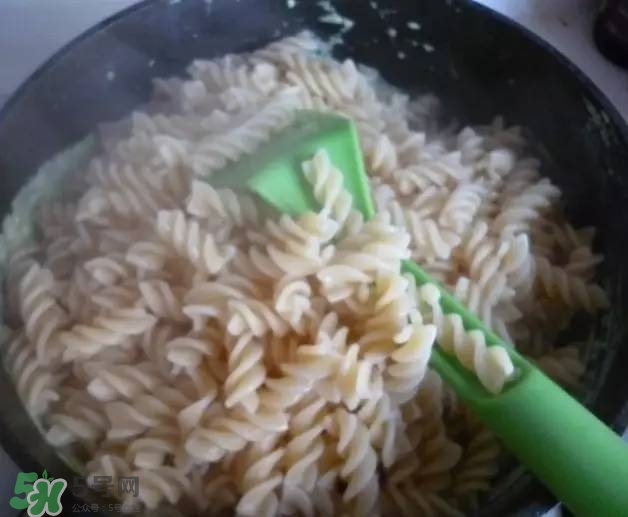 牛油果沙拉怎么做？牛油果沙拉用什么醬？