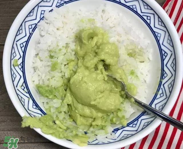 牛油果沙拉怎么做？牛油果沙拉用什么醬？