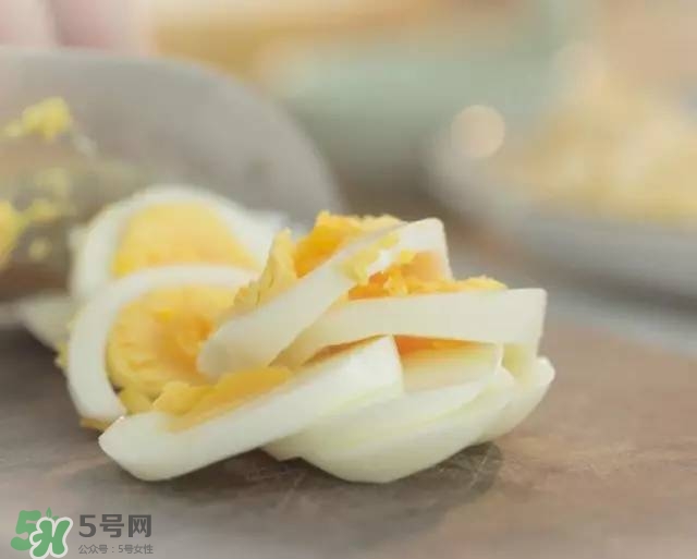 牛油果沙拉怎么做？牛油果沙拉用什么醬？