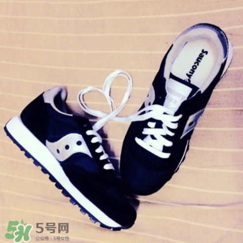 saucony一般多少錢？索康尼和亞瑟士哪個好？