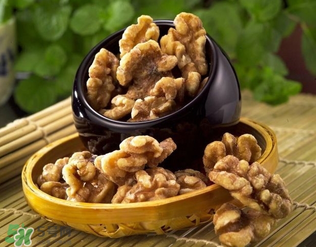 核桃磨成粉還有營(yíng)養(yǎng)嗎？核桃粉和核桃哪個(gè)更好？