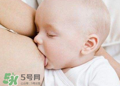 寶寶突然不吃母乳了怎么回事？寶寶不吃母乳是為什么？