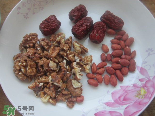 核桃可以和黃豆一起打豆?jié){嗎？核桃和什么一起打豆?jié){好？